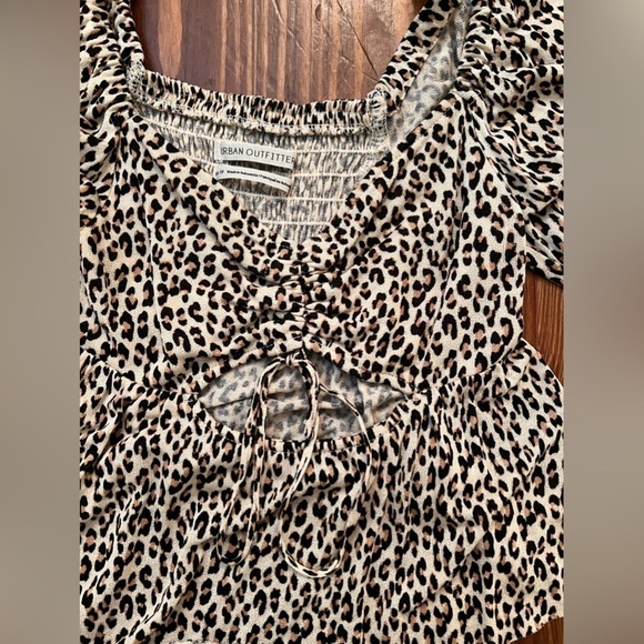 URBAN OUTFITTERS Cheetah Long Sleeve Crop Top Keyhole - Picture 5 of 5